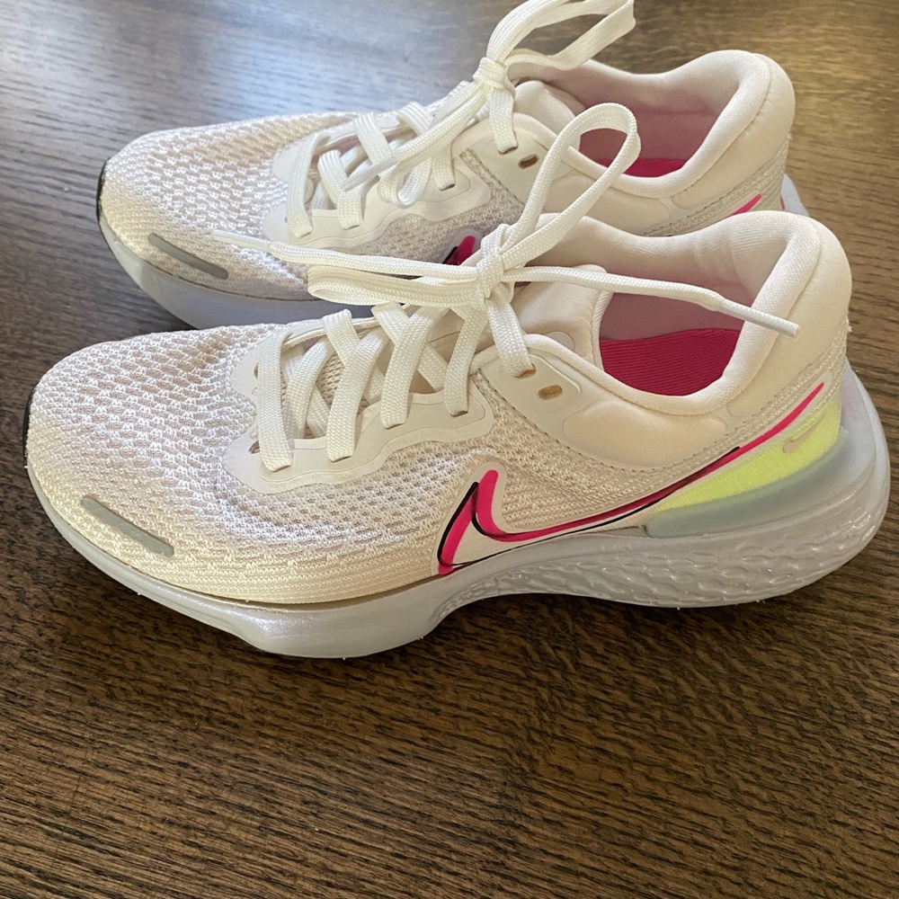 COPY - Nike Women's ZoomX Invincible Run Flyknit Running Shoes 7.5